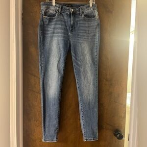 Judy Blue Jeans Woman 15/32 Denim Distressed Ankle Pant, Stretchy Comfy, NWOT